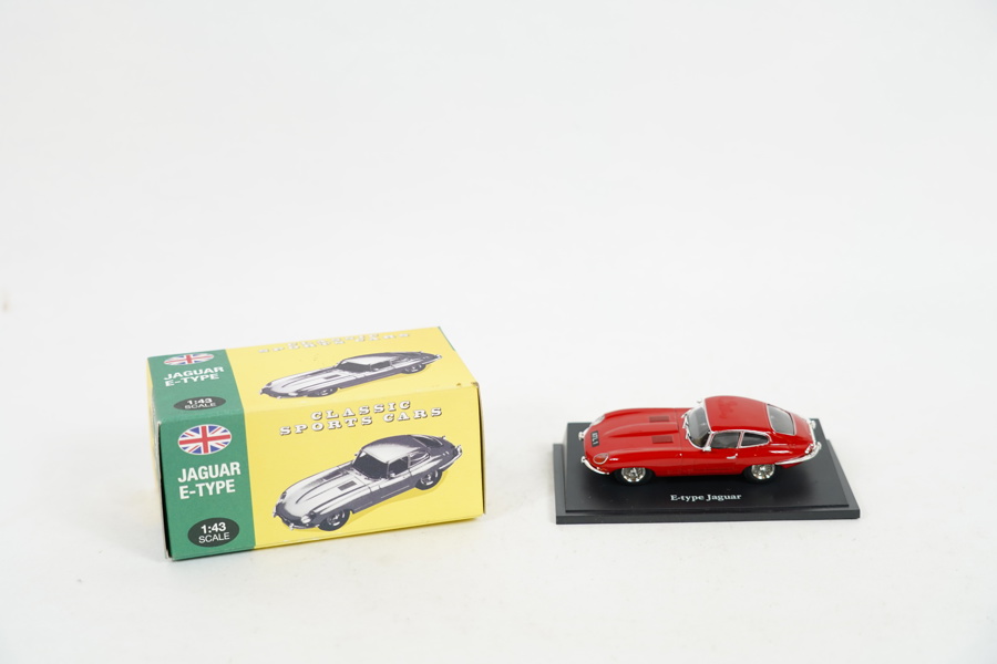 Jaguar E-type modellbil 1:43
