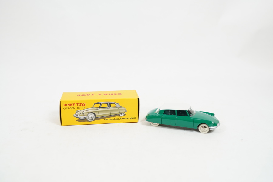 Dinky Toys Citroën DS 19 Avec Pare-bise, lunette et glaces