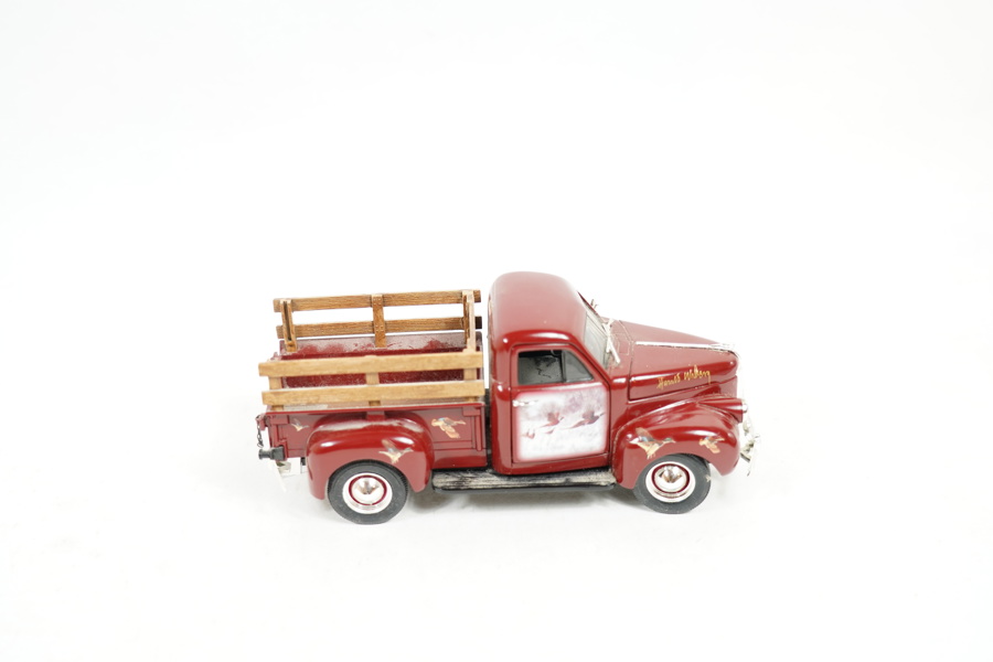 Ertl Collectibles 1947 Studebaker 