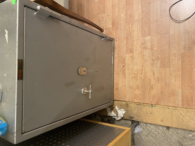 Kassaskåp märk Hagelins 60x55x85cm