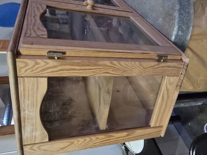 Väggskåp/vitrinskåp