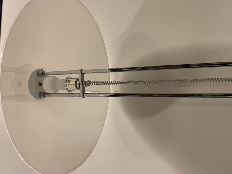 GOLVLAMPA, Nafa , plast och metall